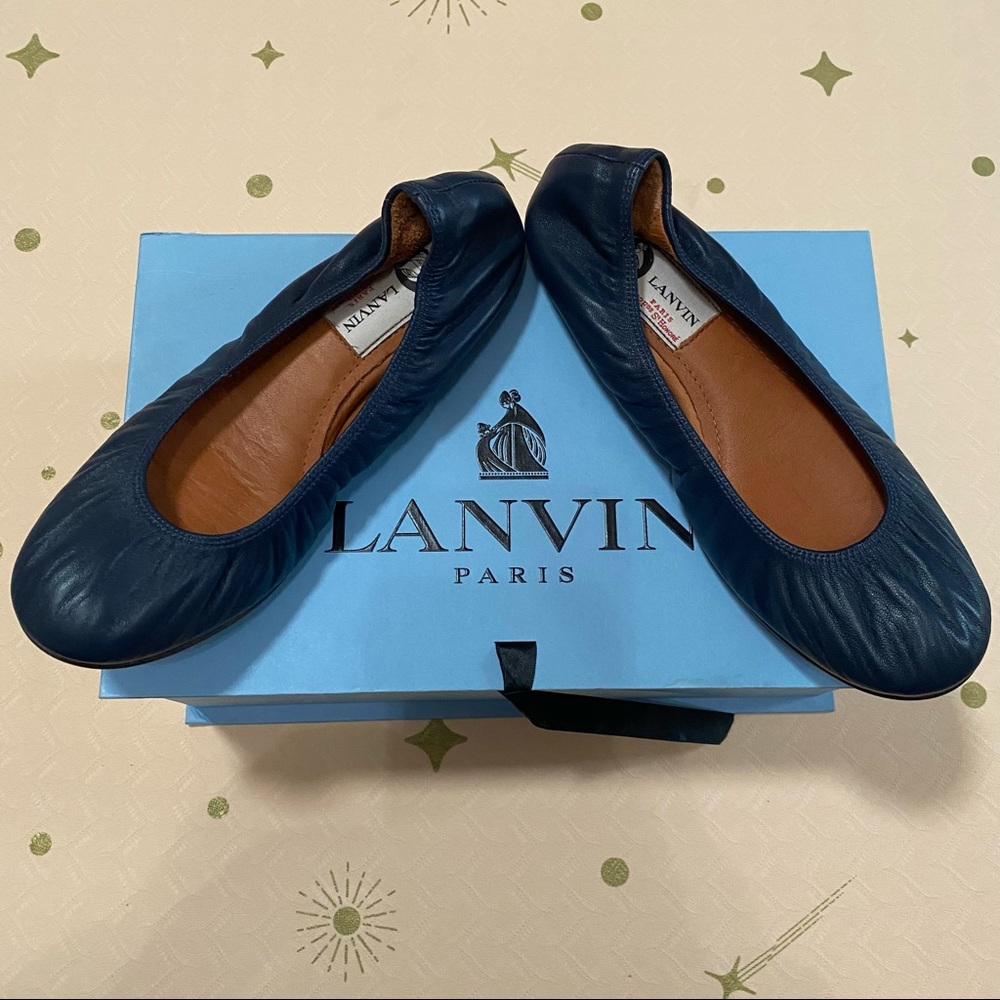 New Lanvin navy blue flats size 35.5